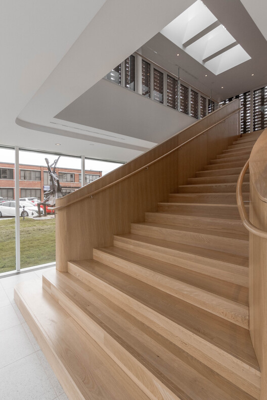 Agora des Arts / Chevalier Morales Architectes - Интерьерная фотография, лестница, дерево, поручница