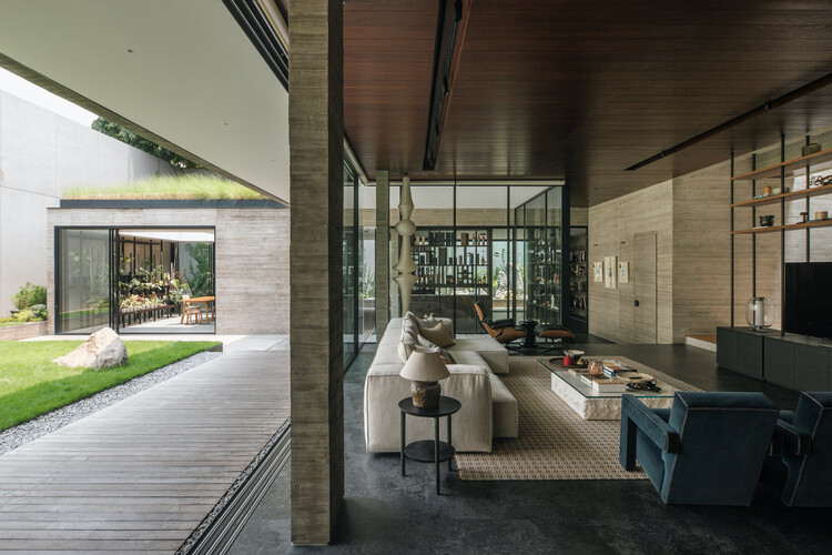 Mitsugo House / Pranala Associates - изображение 4 из 44