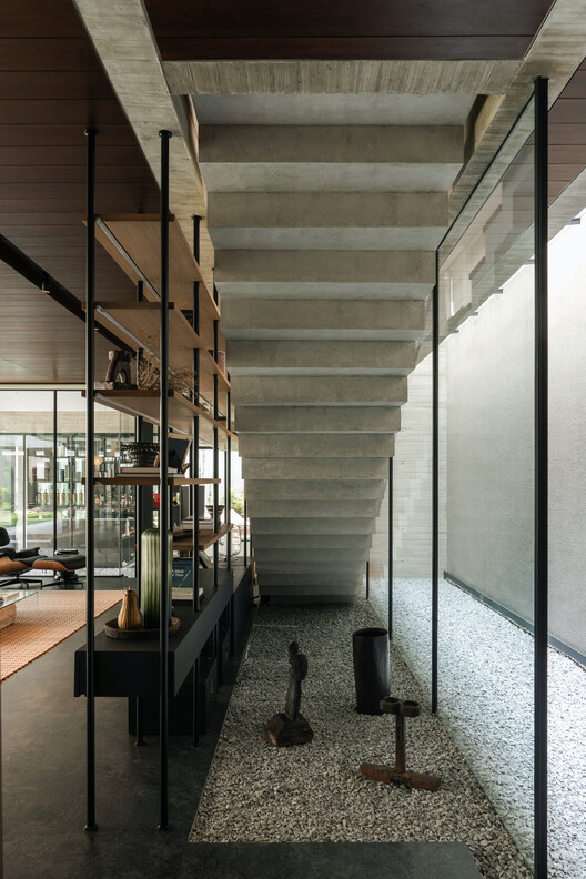 Mitsugo House / Pranala Associates - изображение 15 из 44