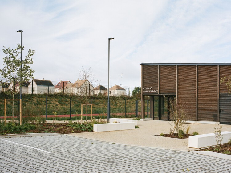 Гимназа Мари Мавингт Ау Плессис -Бушар / Ateliers OS Architectes - Изображение 3 из 23