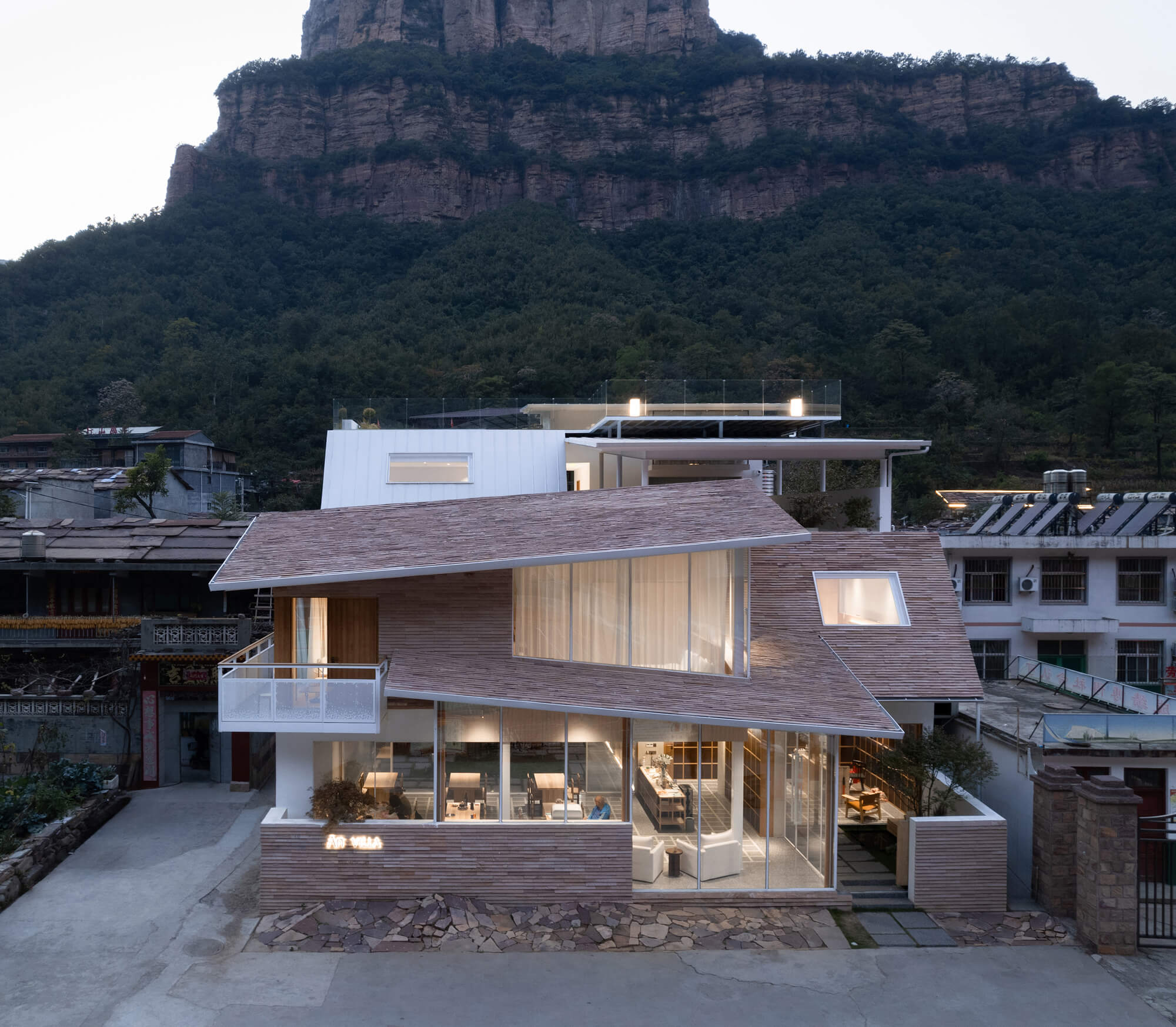 Linzhou Guojiazhuang Homestay Hotel / Atelier Shen