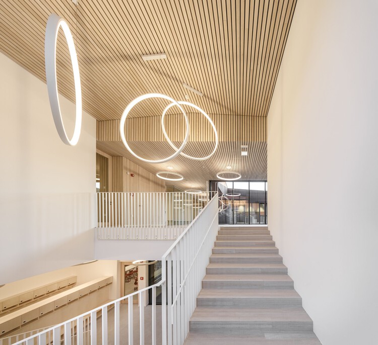 Детский сад и дневной центр / Roland Baldi Architects - изображение 4 из 35