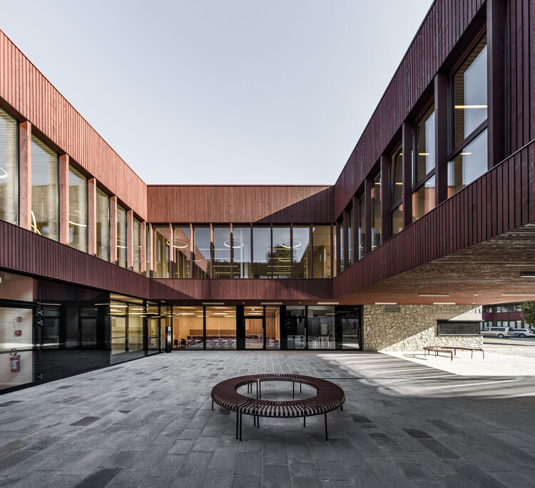 Детский сад и дневной центр / Roland Baldi Architects - Внешняя фотография