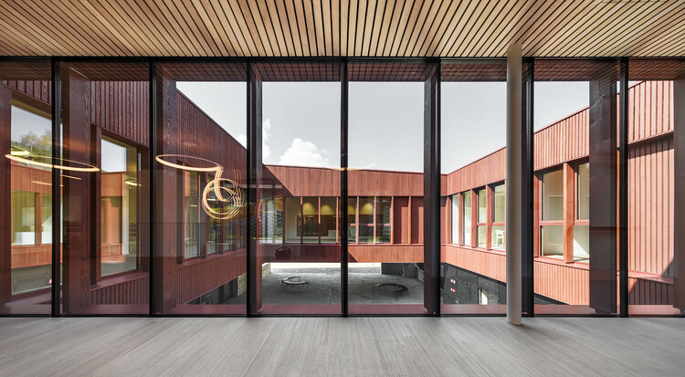 Детский сад и дневной центр / Roland Baldi Architects - изображение 10 из 35