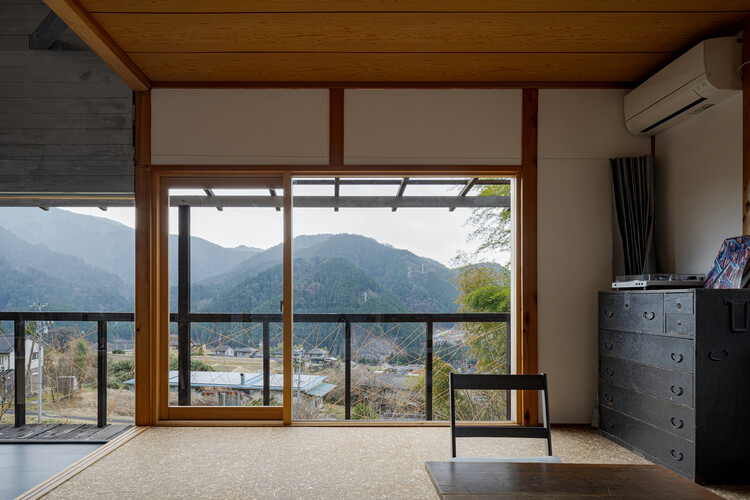Villa Nagiso Reportion / Otaa.llc - Интерьерная фотография, древесина, стекло