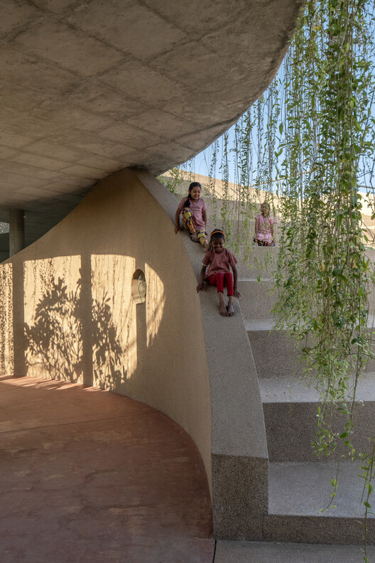Хабитат 0 Community Club / RA Design Studio - Интерьерная фотография, бетон