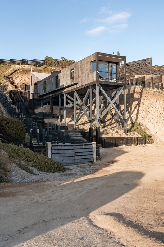 HRMTZ House / O2 Arquitectos - изображение 2 из 24