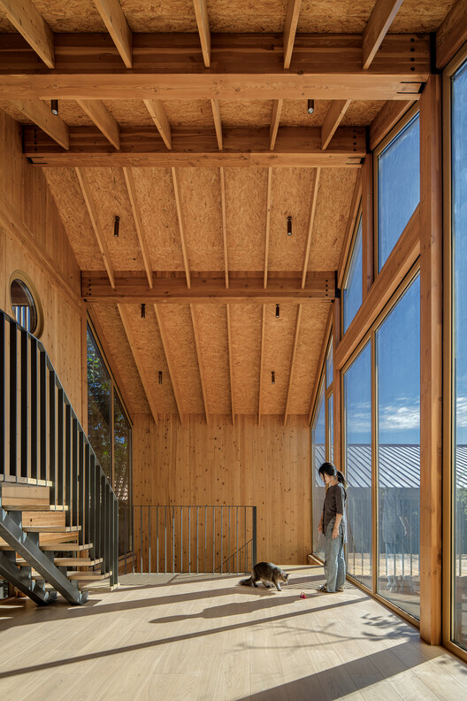 LEI HOMESTAY / ARCHSTUDIO - Внутренняя фотография, лестница, дерево, луч