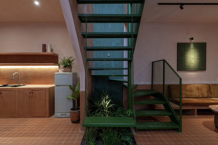 Glantenware House / Naqi & Partners - Интерьерная фотография, лес, лестница, поручница