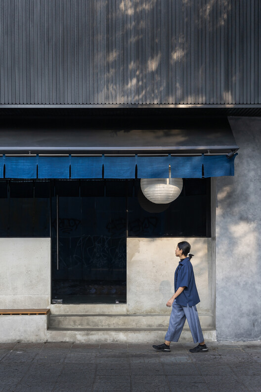 Ресторан Rokusho / Inrestudio - Интерьерная фотография, бетон