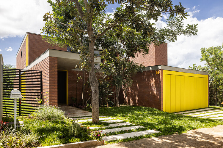 Дом 7 деревьев / Hersen Mendes Arquitetura - изображение 13 из 26
