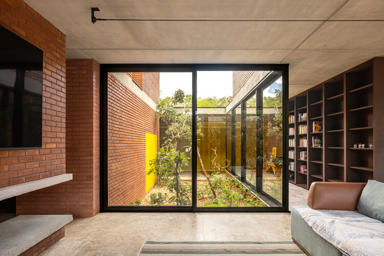 Дом 7 деревьев / Hersen Mendes Arquitetura - изображение 23 из 26