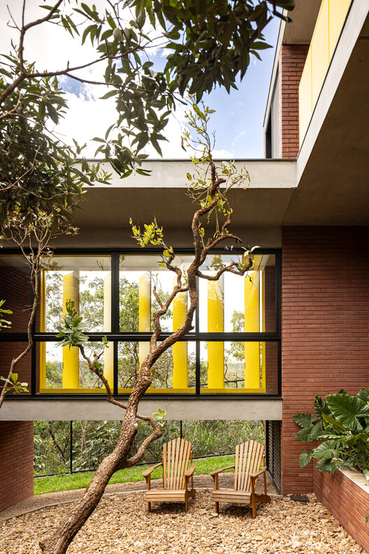Дом 7 деревьев / Hersen Mendes Arquitetura - изображение 9 из 26
