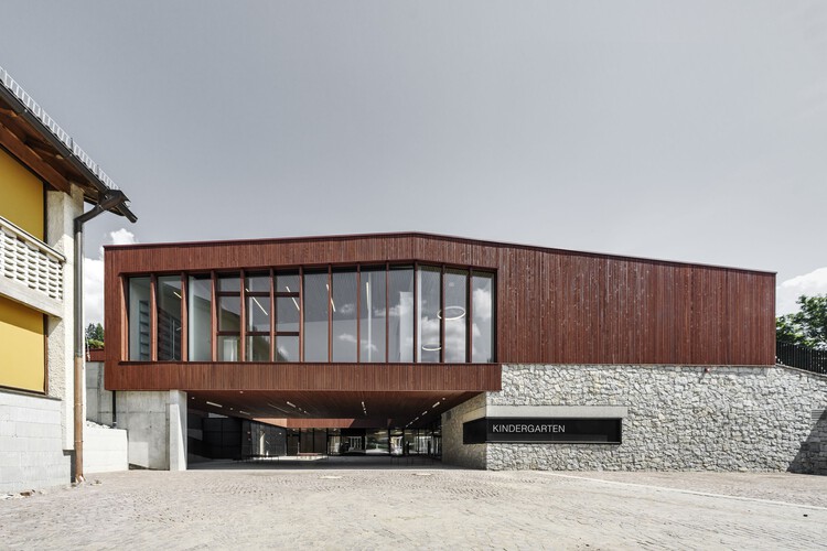 Детский сад и дневной центр / Roland Baldi Architects - изображение 1 из 35