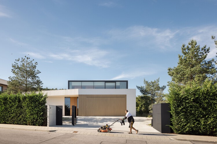 Дом с жабрами / говядиной architekti - изображение 1 из 36