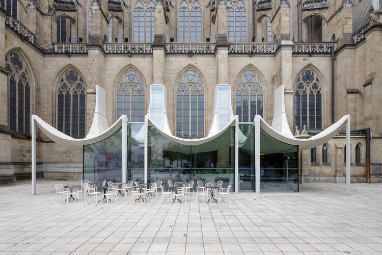 Domcenter / Perter Haimerl. Architektur - Интерьерная фотография, стекло, аркада