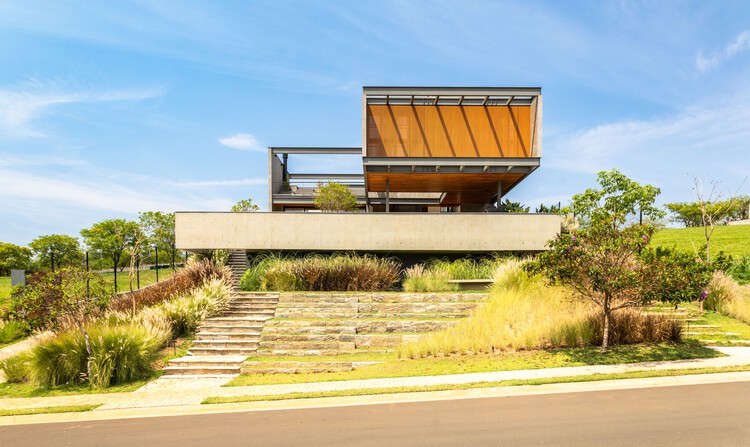 Entreverdes House / 24 7 Arquitetura - изображение 1 из 28