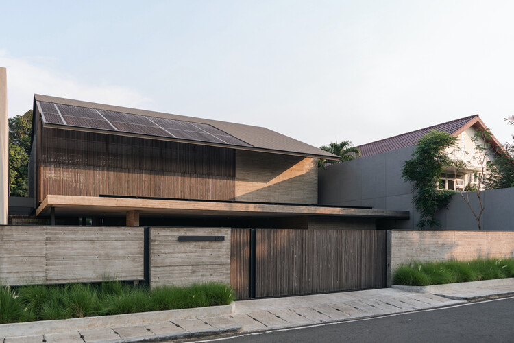 Mitsugo House / Pranala Associates - изображение 1 из 44