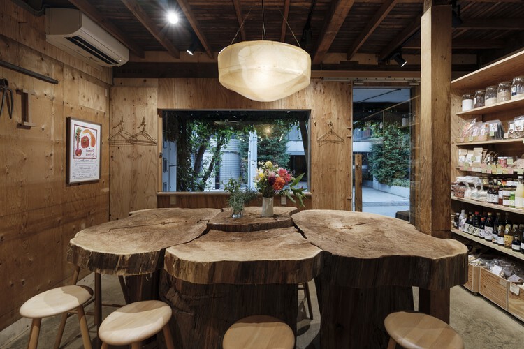 CIMI Restaurant / Jo Nagasaka + Schemata Architects - Интерьерная фотография, столовая, дерево, освещение, стул