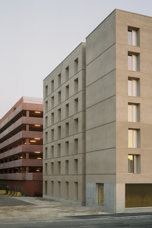 La Roca Student Housing / A6A - внешняя фотография, бетон