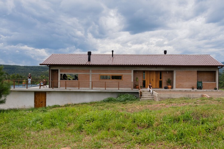 Vista Alegre House / Leiva Arquitetura - изображение 1 из 30