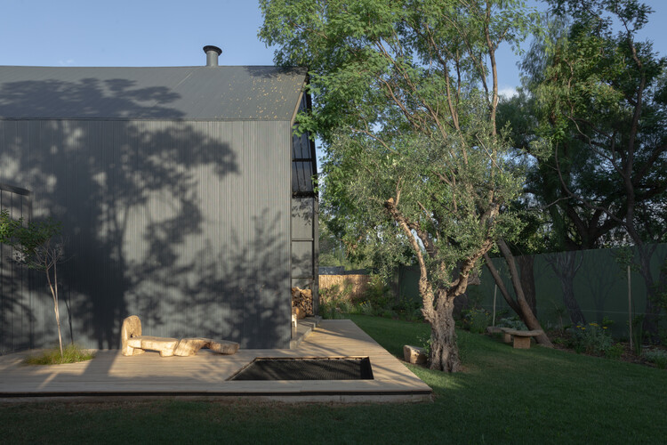 Arrow House / Mora Hughes Arquitectos - Внешняя фотография, сад