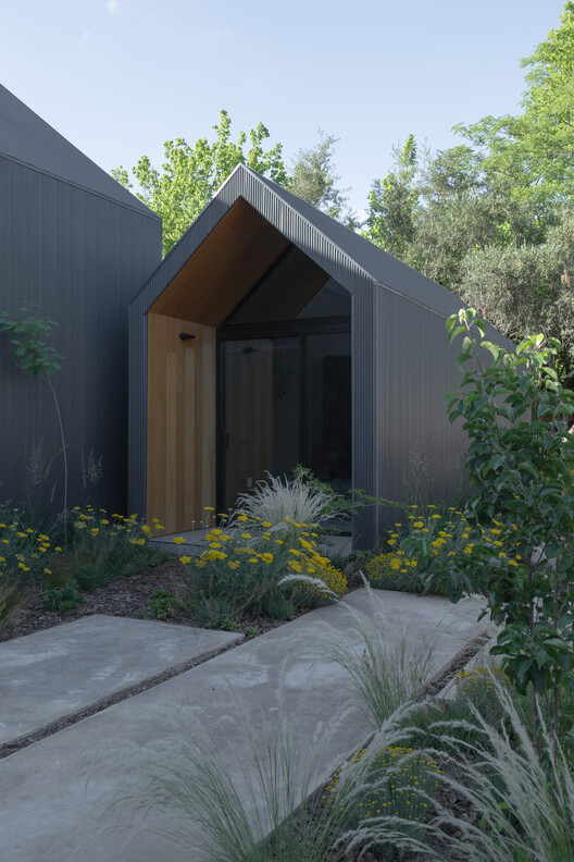Arrow House / Mora Hughes Arquitectos - изображение 2 из 25