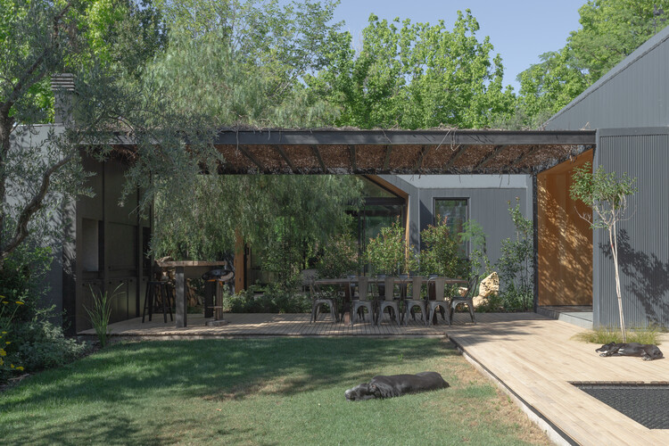 Arrow House / Mora Hughes Arquitectos - изображение 4 из 25