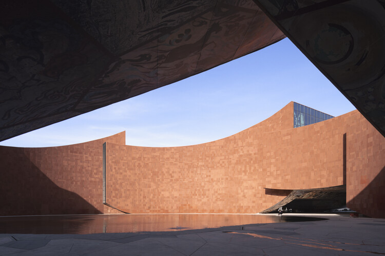 Maiji Mountain Vitor Center / ZXD Architects + Biad - изображение 7 из 38