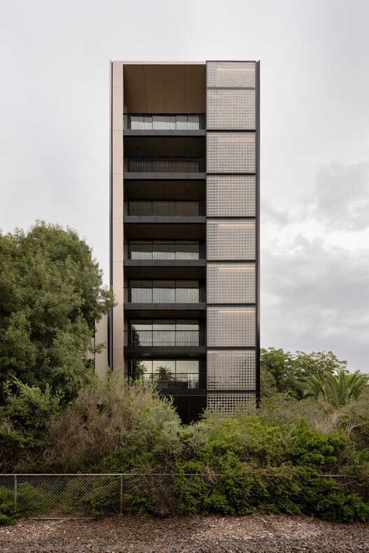 Newburgh Light House / Splinter Society - Внешняя фотография