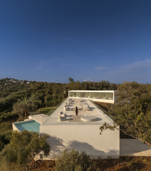 Вилла 95 Sotogrande / Fran Silvestre Arquitectos - изображение 14 из 41