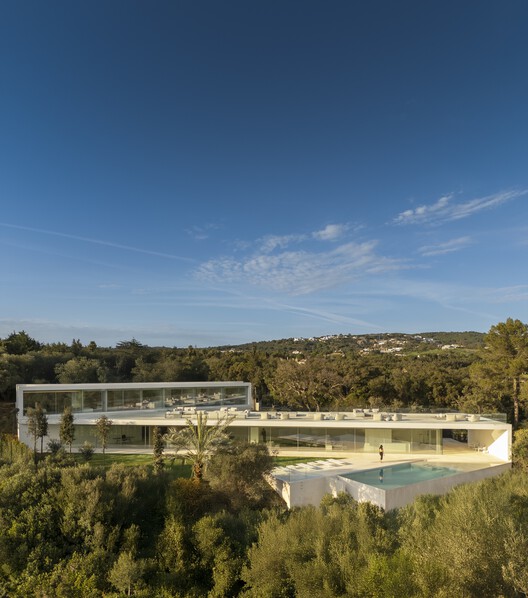 Вилла 95 Sotogrande / Fran Silvestre Arquitectos - изображение 8 из 41
