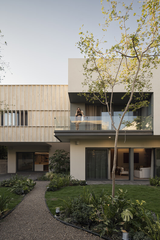 Ataraxia House / Mem Arquitectos - внешняя фотография, балкон, внутренний двор