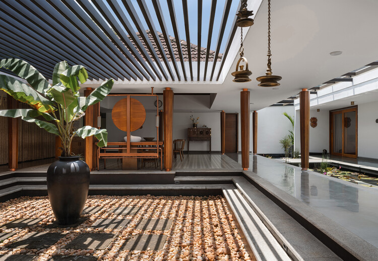 Дом Quad / Thomas Parambil Architects - Interior Photography, Courtyard