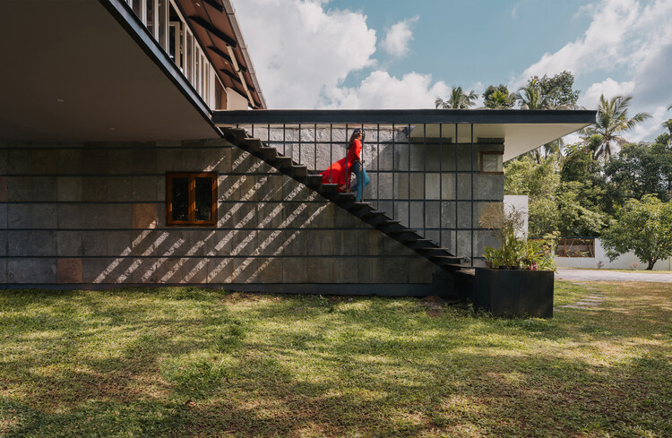 Дом Quad / Thomas Parambil Architects - изображение 8 из 24