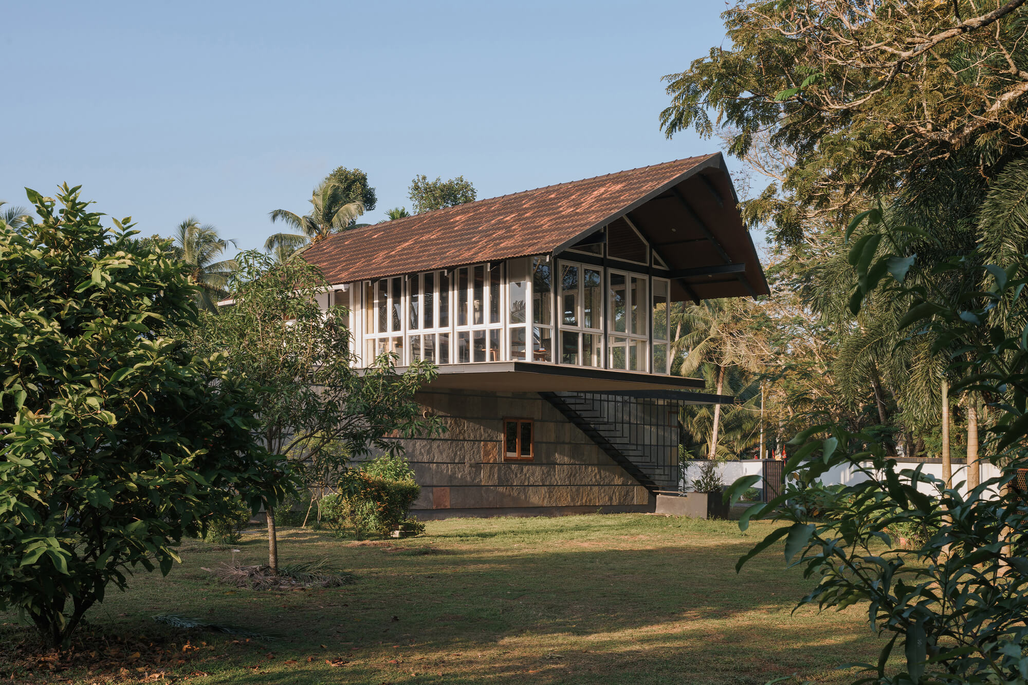 Дом Quad / Thomas Parambil Architects