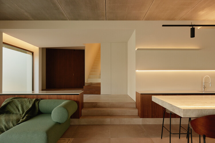 EL ROCER HOUSE / VIRAJE ARQUITECTURA - Интерьерная фотография, древесина, освещение, столешница