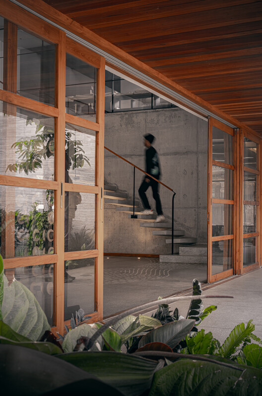 Ame Studio / Betweenspaces - Интерьерная фотография, дерево, лестница