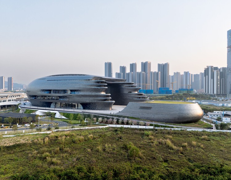 Шэньчжэньский музей науки и техники / Zaha Hadid Architects - Image 7 из 32