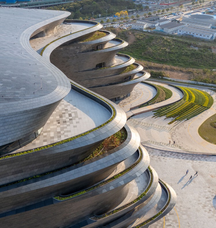 Шэньчжэньский музей науки и техники / Zaha Hadid Architects - изображение 8 из 32