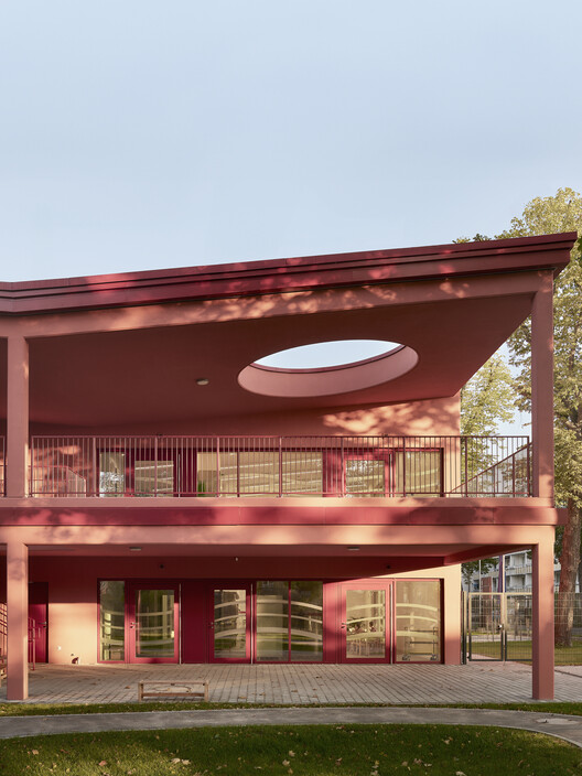 Kita Spreeklang / Schoener und Panzer Architekten BDA - Внешняя фотография, колонка