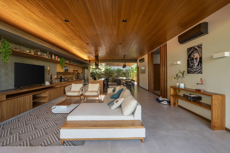 MMB Residence / Pitta Arquitetura - Интерьерная фотография, древесина, стул