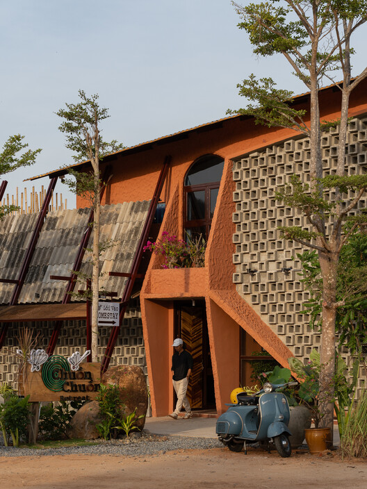 Dragonfly Retreat & Cafe / Country House. Архитектура - внешняя фотография