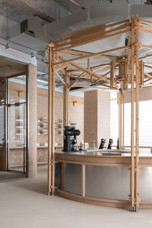 Desio Coffee / NDB Design - Интерьерная фотография, кухня, дерево, стекло, луч