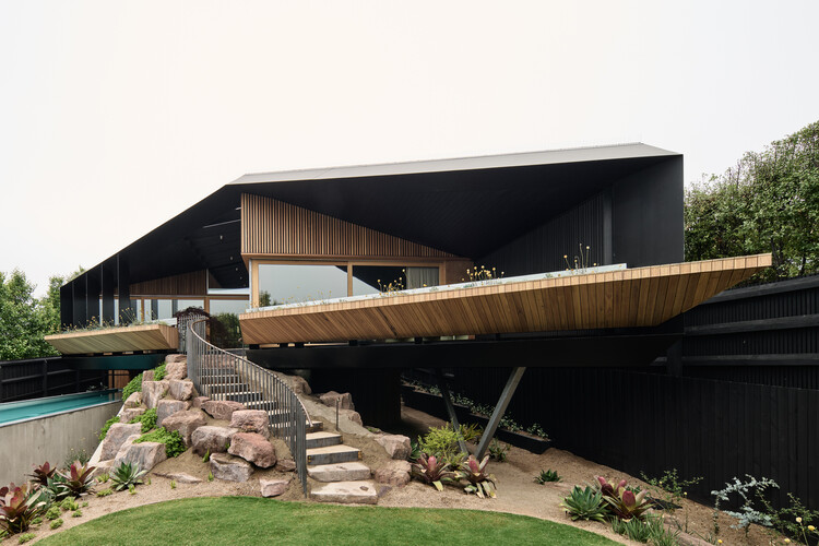 Kross House / Figr Architecture & Design - изображение 2 из 51