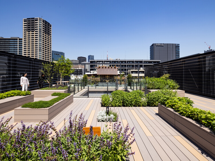 Morinaga Shibaura Building / Takeaka Corporation - Extery Photography, Courtyard