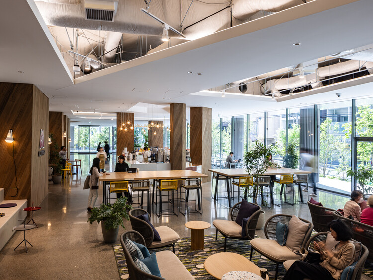 Morinaga Shibaura Building / Takeka Corporation - Интерьерная фотография, стул, стол, стекло