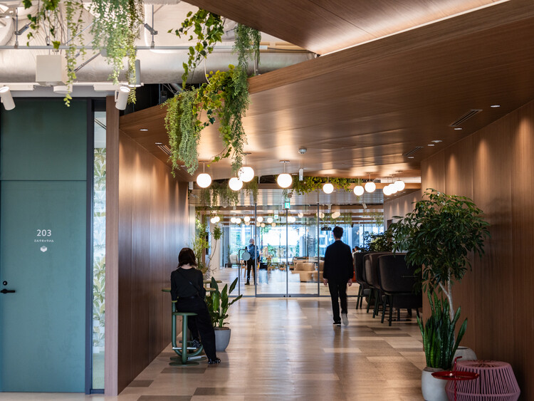 Morinaga Shibaura Building / Takeka Corporation - Интерьерная фотография, стекло, стул