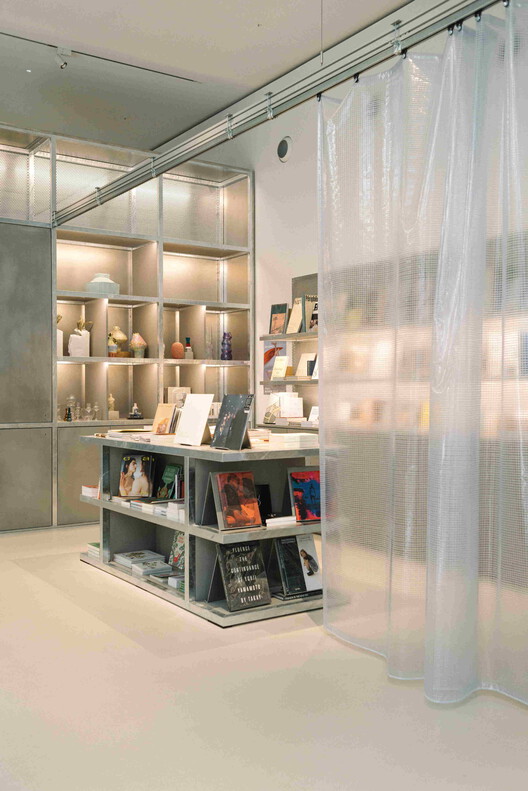 Lafayette ожидания x Café Mater / ūti Architectes - изображение 5 из 14