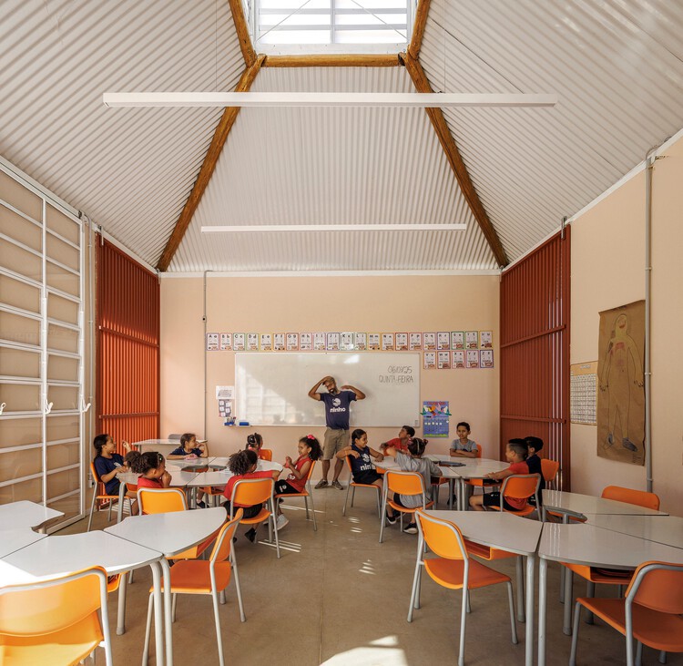 Módulo João de Barro School / Mach Arquitetos + Biri - Интерьерная фотография, стул